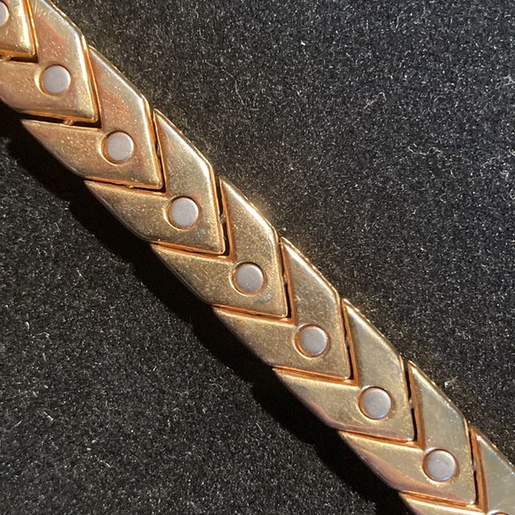 Chevron Pattern bracelet - Picture 6 of 7
